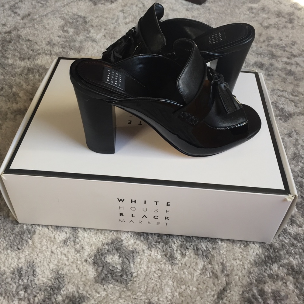 WHBM NWT Black Patent leather tassel mule